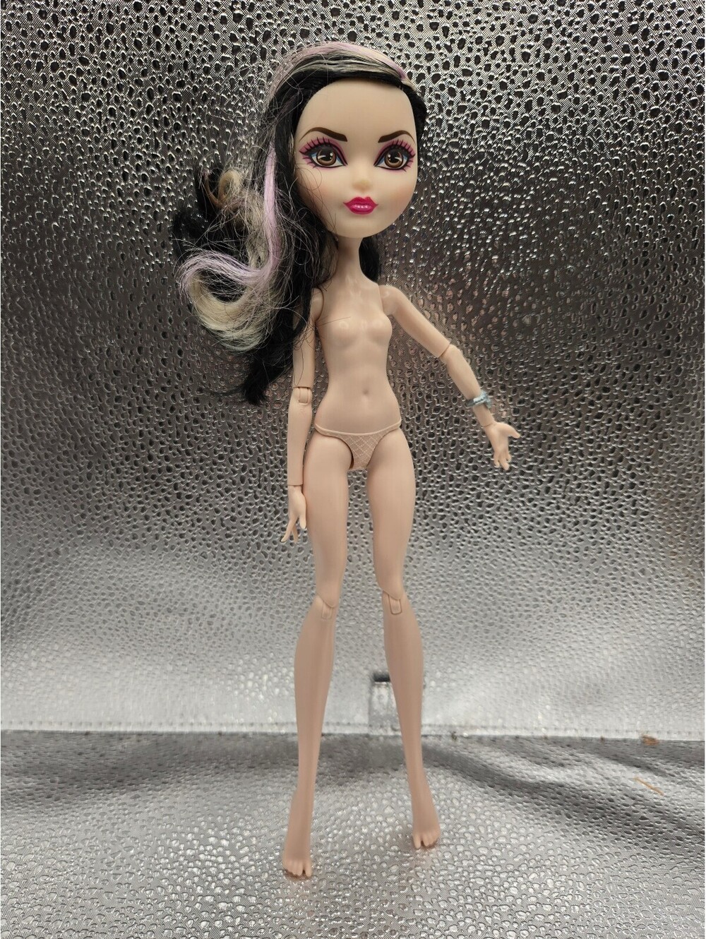 Duchess Swan doll Ever After High Mattel, Nude with bracelet